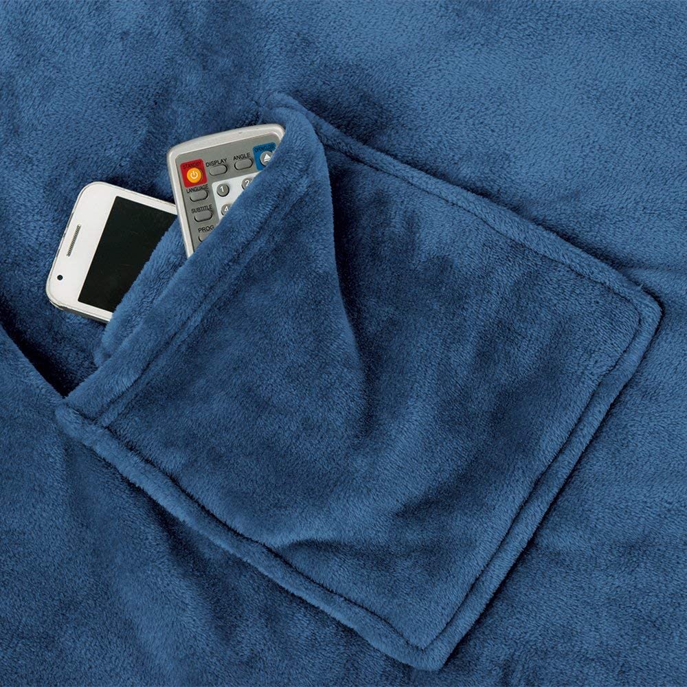 Gözze - Premium Wearable Snuggle Blanket with Sleeves and Breast Pocket, 150 x 240 cm - Navy Blue - Image 3