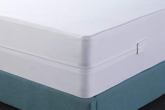 Utopia Bedding Waterproof Mattress Encasement - Double Bed 135 x 190 x 30 cm, Premium Zippered Mattress Protector, Bed Bug and Dust Mite Proof Mattress Cover - Image 4