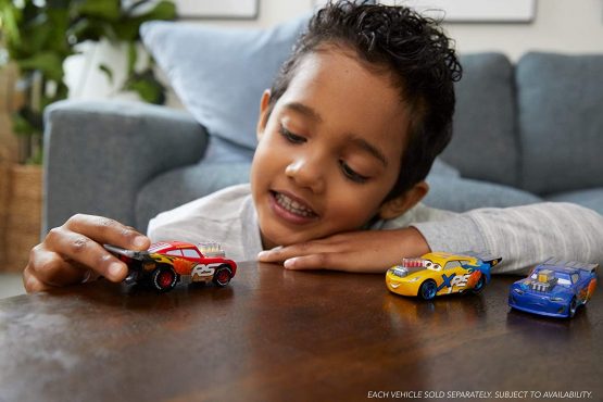 Disney Cars GFV34 Pixar's Cars XRS Drag Racing Lightning McQueen 1:55 Scale Die-cast Vehicle, Multicoloured - Image 2