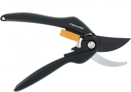 Fiskars SingleStep Pruner Bypass P26, Non-stick coating Steel blades, Length: 20 cm, Cutting diameter: 2.2 cm, Black/Orange, SingleStep, 1000567 - Image 3