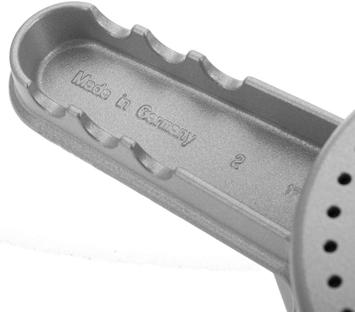 Westmark Spaetzle/Potato Press, With Round Holes, Die-Cast Aluminium, Length: 41 cm, Spätzlepress, Silver, 61102230 - Image 4
