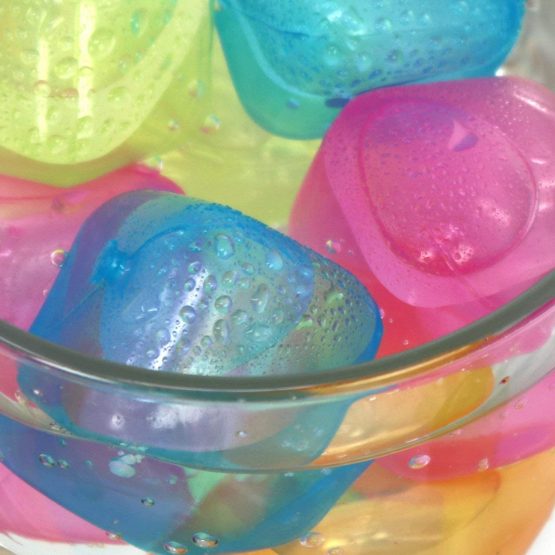 Invero 60x Pack of Reusable Fast Freeze Water Filled Ice Cubes - Ideal for Summer BBQ’s, Garden Parties or General Use - Image 3