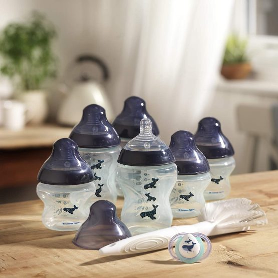 Tommee Tippee Closer to Nature® Newborn Baby Bottle Starter Set, Breast-Like Teats with Anti-Colic Valve, Neutral Whale Decoration - Image 4