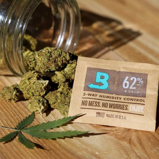 Boveda for Herbal Storage | 62% RH 2-Way Humidity Control | Size 8 Protects Up to 1 Ounce (30 Grams) Flower | Prevent Terpene Loss Over Drying and Molding | 10-Count Resealable Bag - Image 2