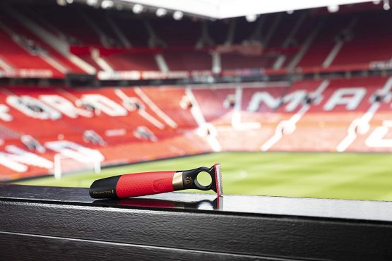 Remington Manchester United Durablade Cordless Electric Shaver with Storage Pouch - Image 2