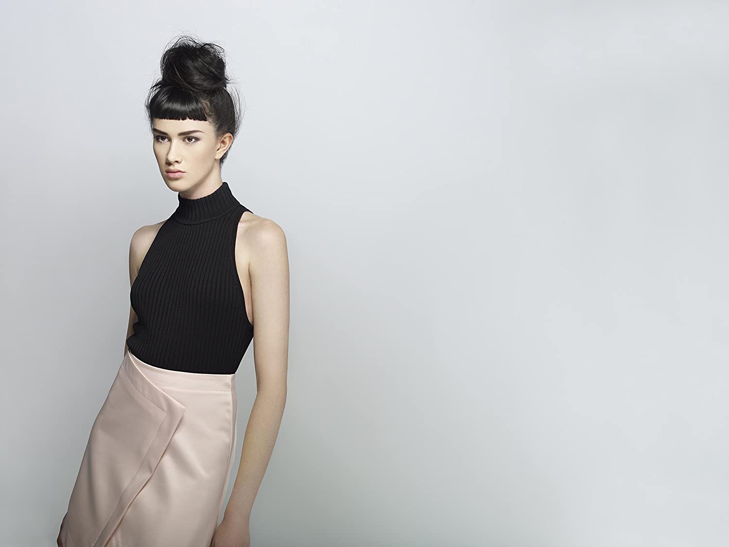 American Dream Medium Human Hair Bun, Mousey Brown Number 8 - Image 3