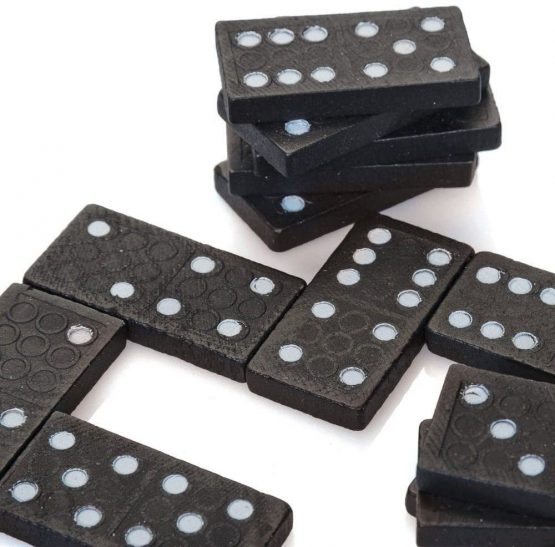 CHILDREN'S WOODEN BOXED DOMINOES SET [Toy] - Image 2