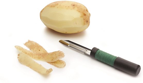 KitchenCraft Traditional Lancashire Potato Peeler, Plastic / Stainless Steel, Black / Green, 16cm - Image 3