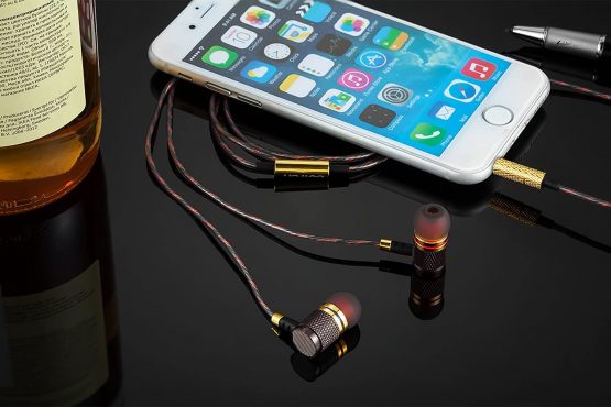 Betron YSM1000 Earphones, In-Ear Wired Headphones with Bass Driven Sound, Tangle-Free Wire, Noise Isolating - Image 2