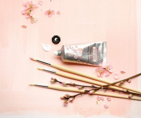 L'OCCITANE - Cherry Blossom Petal-Soft Hand Cream - 75ml - Image 4