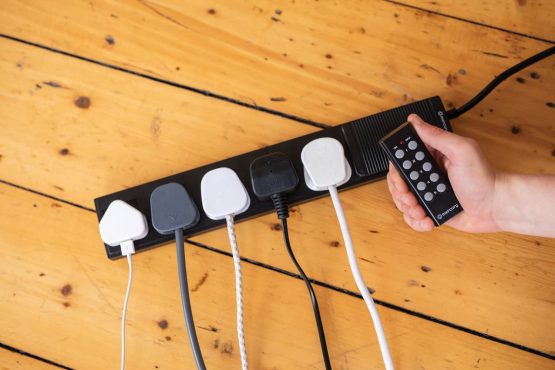 Remote Control 5 Gang Extension Lead 2m - Image 4