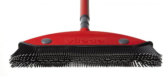 Vileda Multi Rubber Broom for Indoor and Outdoor Environments, Hard Rubber and Natural Rubber Suitable for Animal Fur and Hair, Red / Black, 34 x 13.5 x 4 cm - Image 2