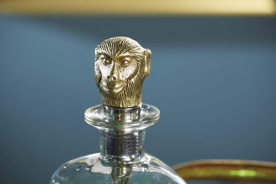 BarCraft BCMONKEYDEC Decanter with Brass Monkey Bottle Stopper, Glass, 900 ml, Green Monkey - Image 2