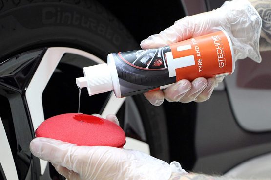 Gtechniq T2 Tyre Dressing 250ml - Easy Apply Durable Non-Sling Formula - 100% Biodegradable, Prevents Fading, Cracking, Hardening of Tyres - Repels Dirt and Grime, Anti Degradation Ingredients - Image 2