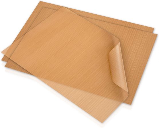GOURMEO Reusable Baking Sheet - Set of 3, 32 x 46 cm, Non Stick Baking Sheet Perfect for BBQ Grill Mat, Baking & Oven Sheets- Easily Washable & Dishwasher Friendly