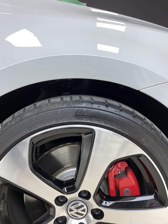 Gtechniq T2 Tyre Dressing 250ml - Easy Apply Durable Non-Sling Formula - 100% Biodegradable, Prevents Fading, Cracking, Hardening of Tyres - Repels Dirt and Grime, Anti Degradation Ingredients - Image 4