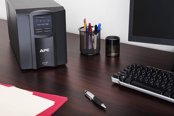 APC by Schneider Electric Smart-UPS SMT-SmartConnect - SMT1500IC - Uninterruptible Power Supply 1500VA (Cloud enabled, 8 Outlets IEC-C13), Black - Image 3