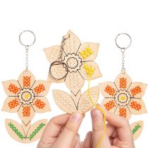Baker Ross AT605 Daffodil Wooden Cross Stitch Keyring Kits - Pack of 5, Introduction to Sewing, Wooden Templates with Bright Coloured Wool for Craft Key Chains