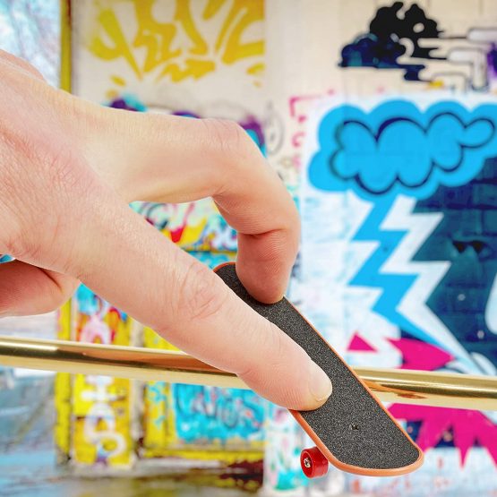 THE TWIDDLERS - 24 Fingerboards / Mini Skateboards - Perfect Fidget Toy - Image 2