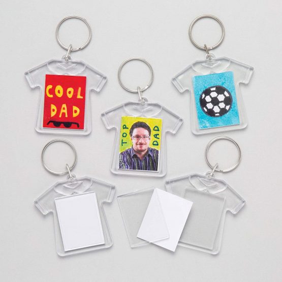 Baker Ross ET1242 Design Your Own T-shirt keyring (Pack Of 6) For Kids To Decorate and Kids Party Bag Fillers, White, 5cm - Image 4