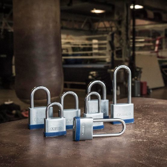 ABUS 79262 Rock Padlock/Lock with Key, Silver/Blue, 40mm - Image 4
