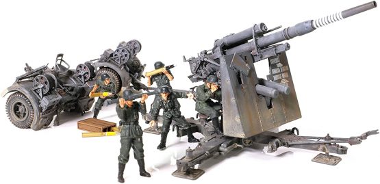 Forces of Valor 1:32 801008A German 88mm Flak 36/37 Anti-Aircraft Gun With Flak 38 Barrel Stalingrad, 1942 & Figures - Image 3
