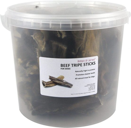 Britten & James Beef Tripe Sticks Treats for Dogs in a Reselable No Smell 5L Tub. A completely natural product with no additives. Reduces tartar and bad breath. Good for teeth and gums.