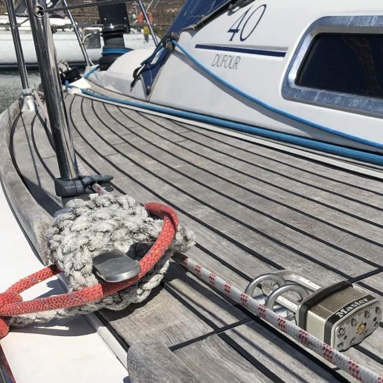 Master Lock M1EURDLFSTS Heavy Duty Padlock [Laminated, Stainless Steel Body Cover] -Ideal to Secure Boats and Gates in Marine Environment, Silver - Image 3
