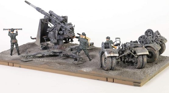 Forces of Valor 1:32 801008A German 88mm Flak 36/37 Anti-Aircraft Gun With Flak 38 Barrel Stalingrad, 1942 & Figures - Image 2