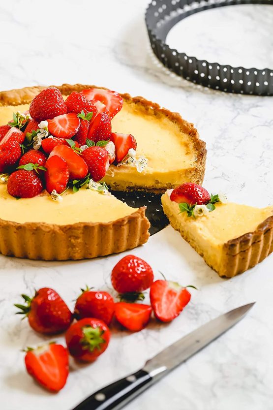 MasterClass KCMCCB39 Crusty Bake 20 cm Perforated Quiche Tin with PFOA Free Non Stick and Loose Bottom, Fluted, Robust 1 mm Carbon Steel, Grey - Image 4