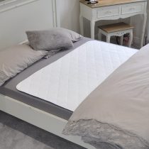 Waterproof bed pad by GuardedSleep | Premium quality washable bed wetting sheet for adults or children with incontinence | Suitable for double and single size beds | Slip resistant | Discreet White