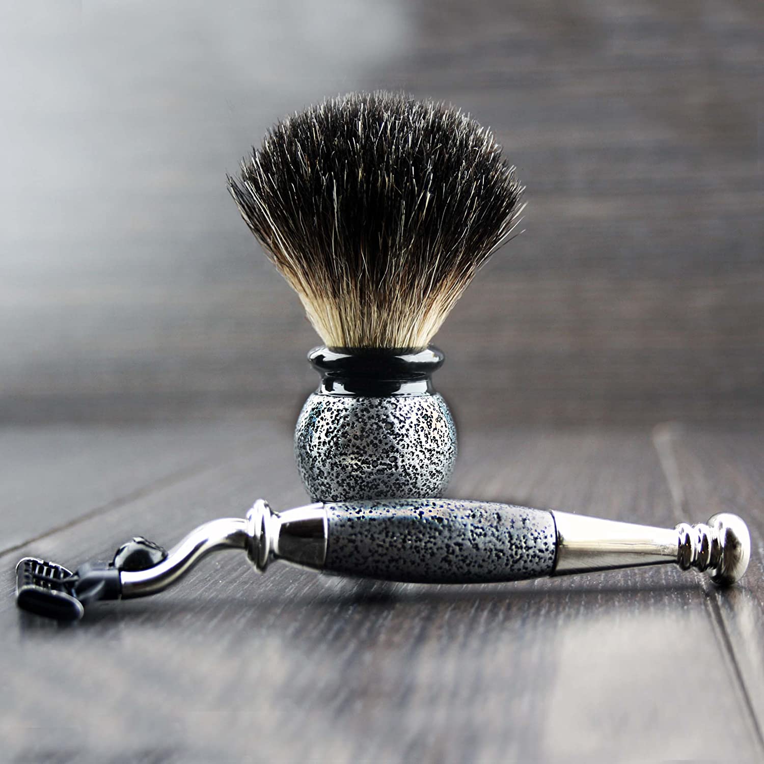 Haryali Hand Assembled Black & Silver Textured 4 Pc Mens Shaving Set with Badger Hair Brush, 3 Edge Cartridge Razor, Razor Stand & Brush Holder Perfect Kit for Men - Image 4