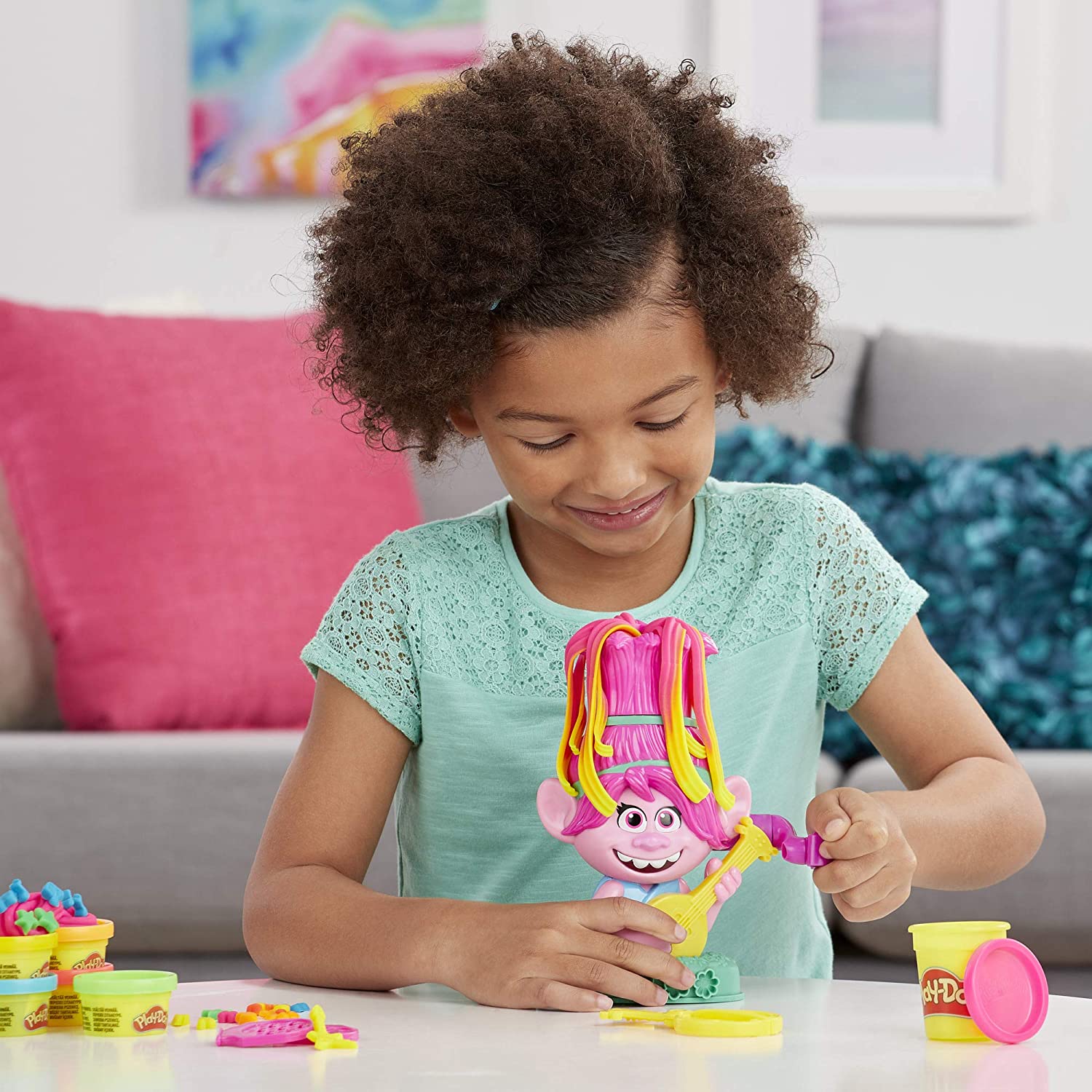 Play-Doh Trolls World Tour Rainbow Hair Poppy Styling Toy for Children 3 Years and Up with 6 Non-Toxic Colours - Image 3