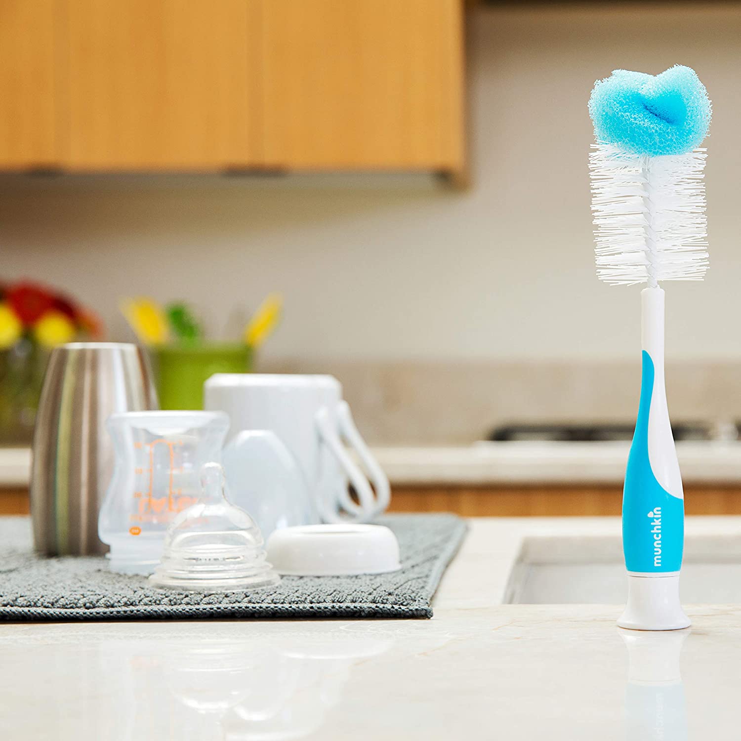 Munchkin 2-In-1 Sponge & Baby Bottle Brushes for Cleaning, Blue - Image 2