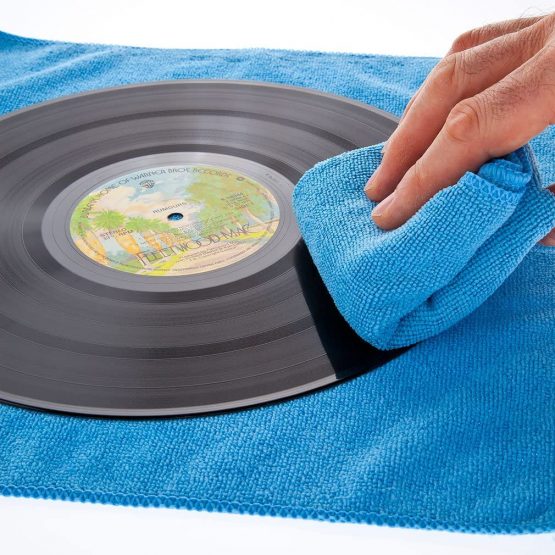Vinyl Record Carbon Fibre Brush - Record LP Cleaner With 2 Large Supersoft Microfibre Cloths. Easily Remove Annoying Pops And Clicks For Crystal Clear Sound - Image 2