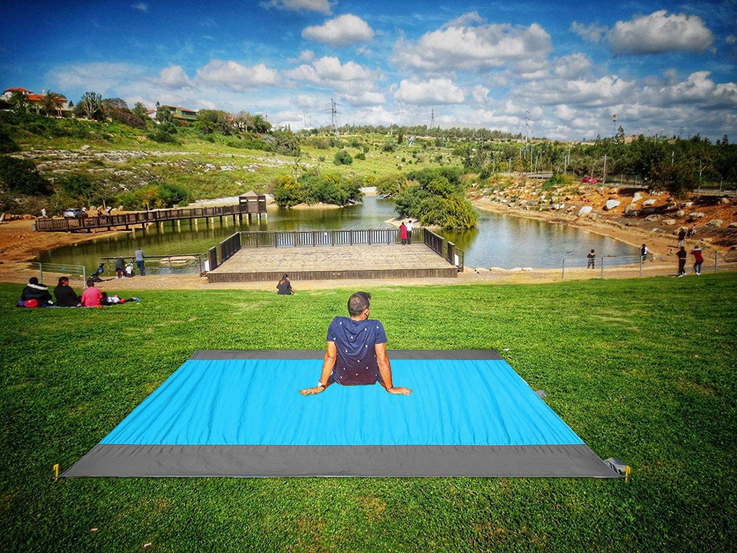 Compact Lightweight Picnic Blanket Outdoor EXTSUD Beach Blanket Picnic Blanket Waterproof Backing Outdoor Nylon Beach Mat 210x200cm Waterproof and Sand Proof Strong Ripstop Sand Mat & Anchor 