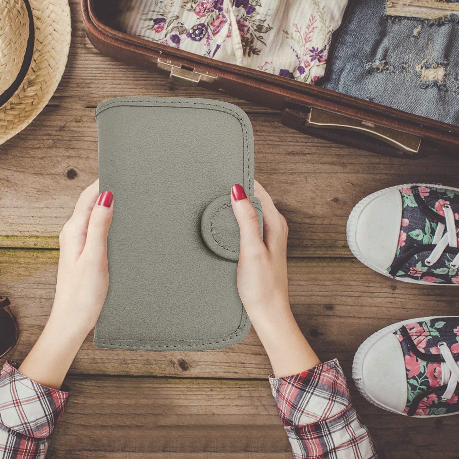 PuTwo Pill Organizer 7 Day, Weekly Leather Travel Pill Case 4 Times a