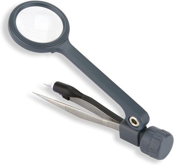 Carson MG-88 MagniGrip LED Lighted 4.5x Magnifier with Fine Point Tweezers - Image 4
