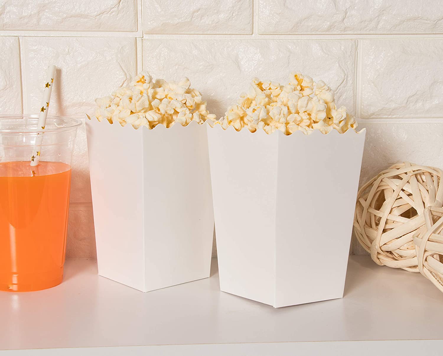 BLUE PANDA Set of 100 Popcorn Favour Boxes Mini Paper Popcorn and Candy Containers Plain White - 590 mL 8.4 x 14 cm - Image 3