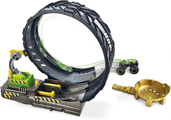 Hot Wheels Monster Trucks Epic Loop Challenge - Playset with Track, Monster Truck and 1:64 Scale Vehicle - Stunts and Crash Action - Gift For Kids 4+