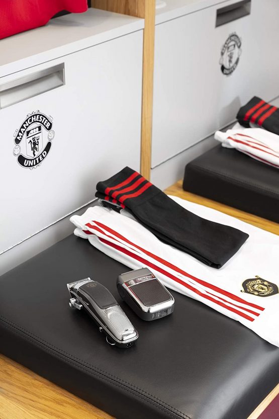 Remington Manchester United Durablade Cordless Electric Shaver with Storage Pouch - Image 3