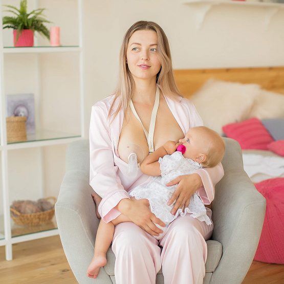 NatureBond Silicone Breastfeeding Manual Breast Pump Milk Saver Suction | Bonus Pump Strap, Stopper, Cover Lid, Pouch, Air-Tight Vacuum Sealed in Hardcover Gift Box. BPA Free. - Image 3