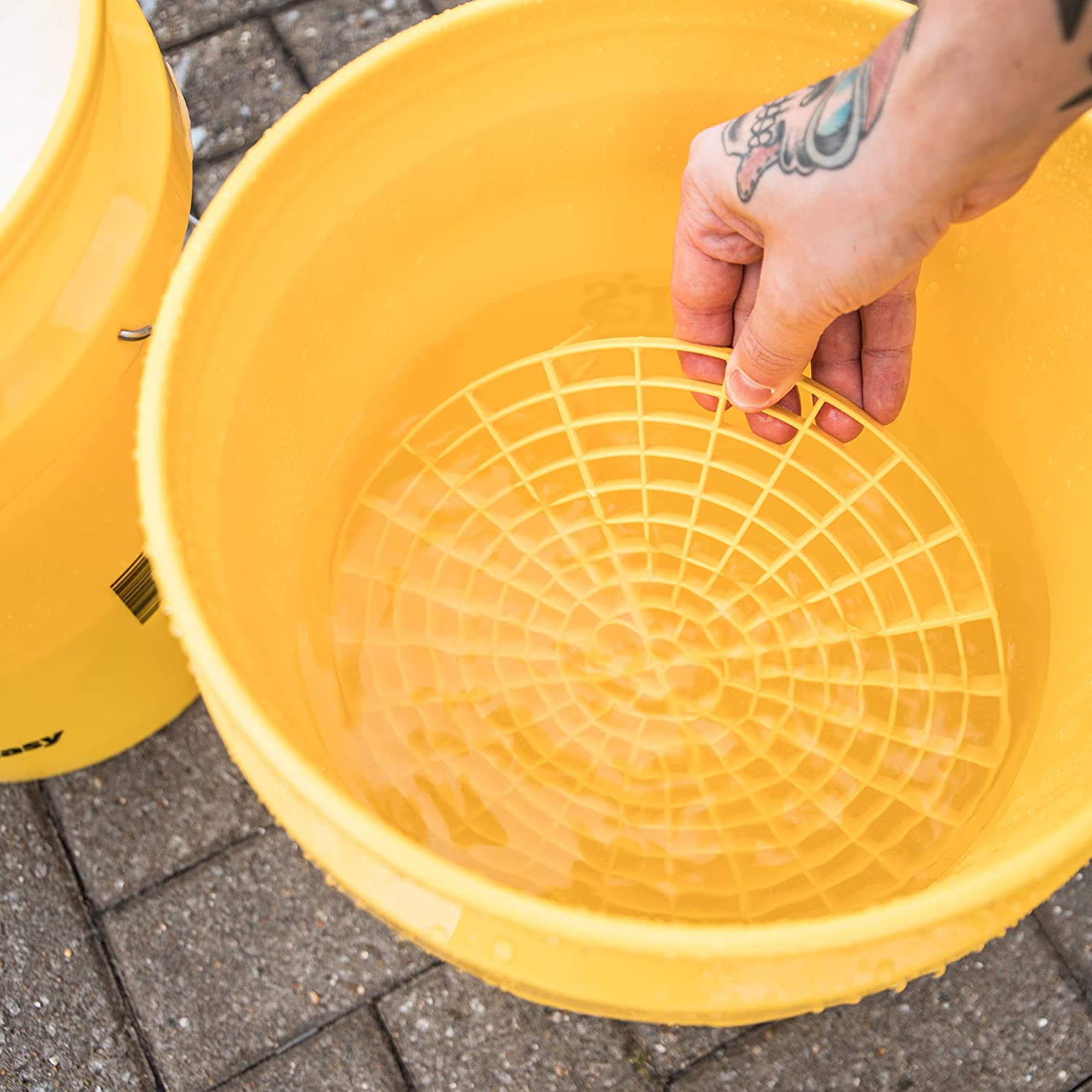 Meguiar's X3003 Professional Car Wash Grit Guard (Car Wash bucket sold separately), Yellow - Image 4