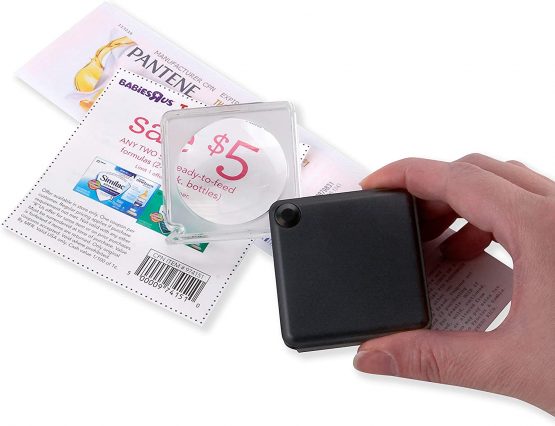 Carson GN-33 MagniFlip Folding 3x Pocket Magnifier with Built-In Case - Image 3