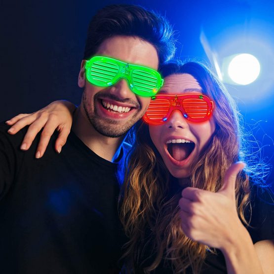 THE TWIDDLERS - 12 LED Glow Light Up Glasses - 3 Flashing Modes / 4 Colours - Image 3