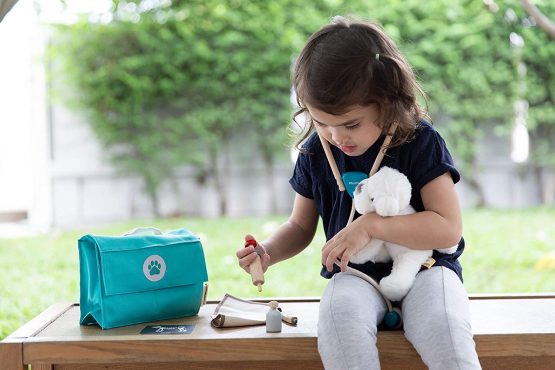 PlanToys 3490 Veterinary Set, Multiple Colour - Image 4