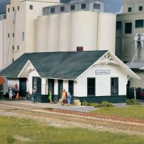 Walthers, Inc. Clarkesville Depot Kit, 5-1/4 X 2 X 1-7/8" 13.3 X 5 X 4.7cm