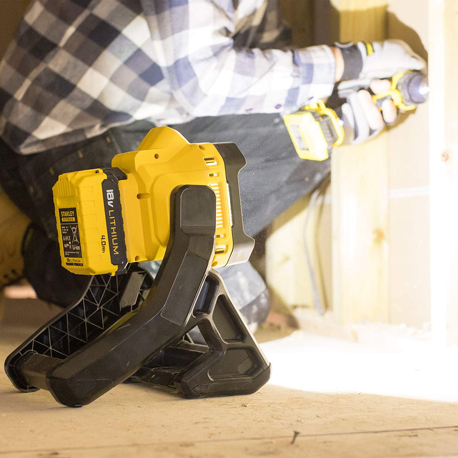 STANLEY FatMax FMCL001B-XJ Area Light 18V, 2 Dimmer Settings (650/1,900 Lm), Without Battery/Charger, Colour - Image 3