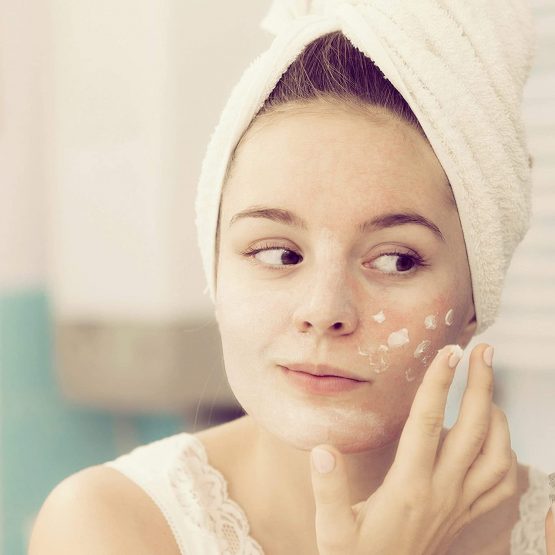 BeBarefaced Anti Blemish Moisturiser With Tea Tree Oil & Salicylic Acid - Image 2