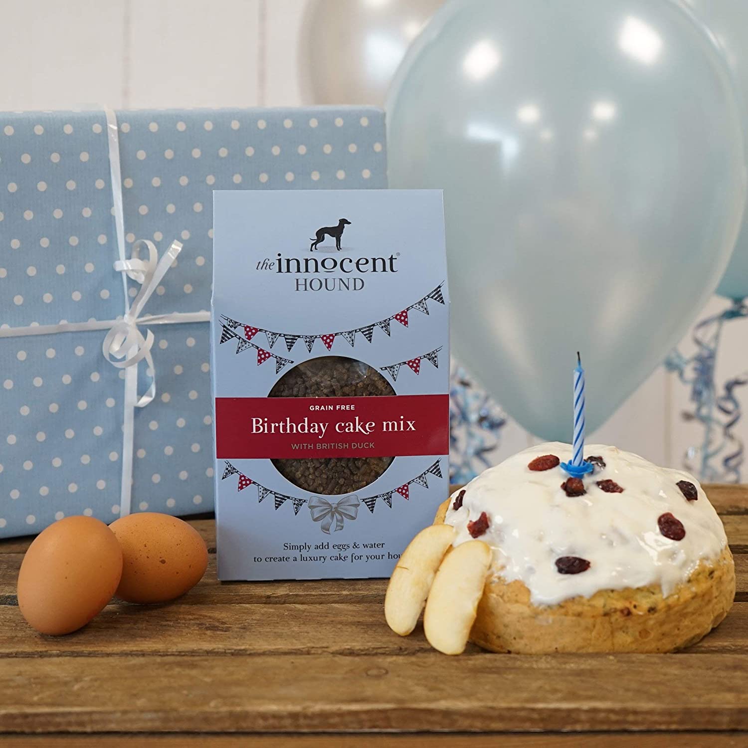 The Innocent Hound Birthday Cake Mix with British Duck 255g, 255 g (Pack of 1)